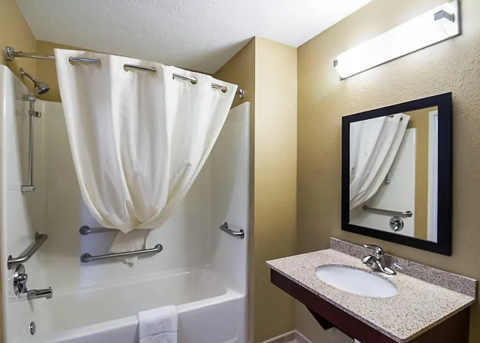 Mainstay Suites Fargo - I-94 Medical Center